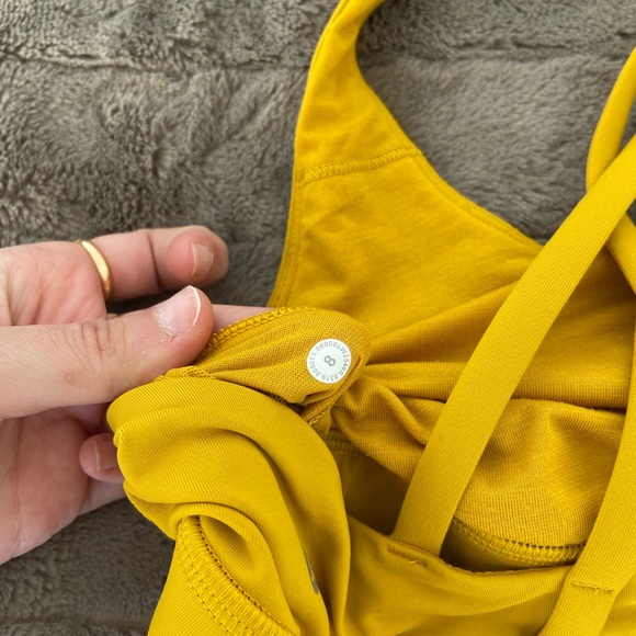 Lululemon energy bra, size 8 - Picture 3 of 3